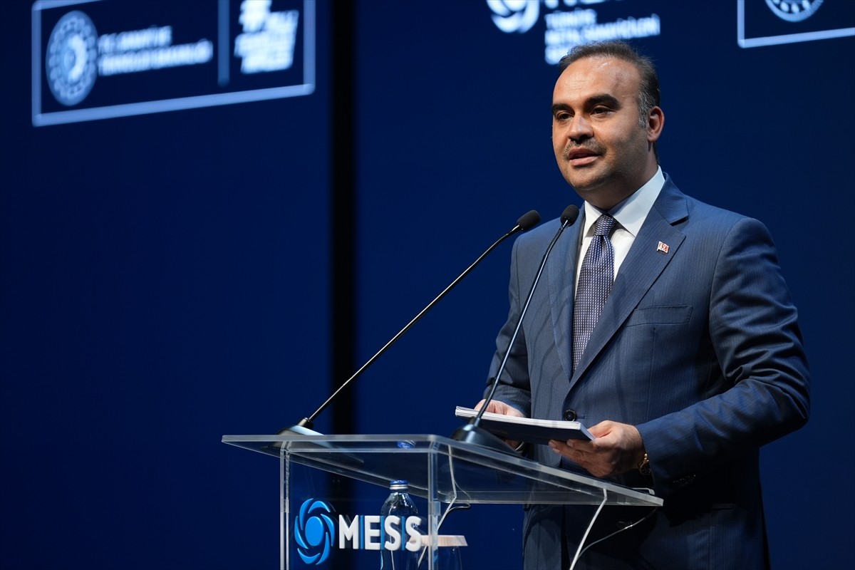 Sanayi ve Teknoloji Bakanı Mehmet Fatih Kacır, Türkiye Metal Sanayicileri Sendikası'nın (MESS)...