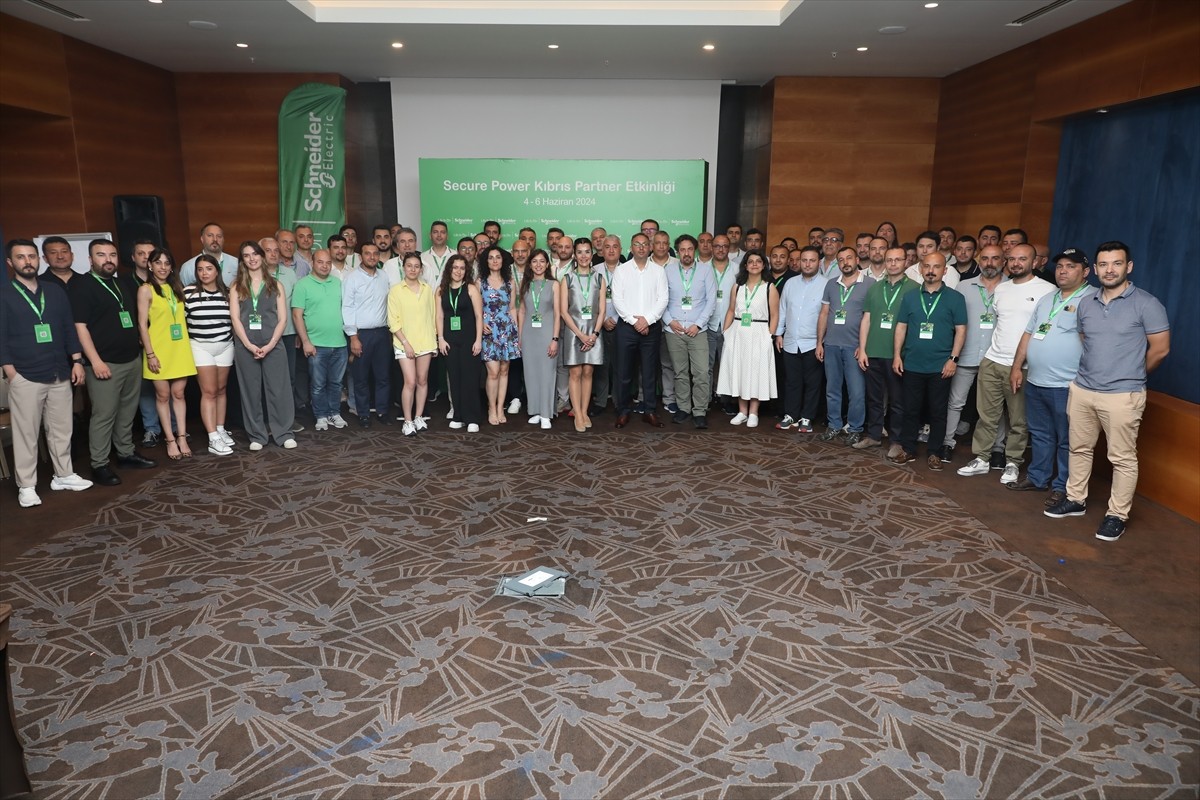 Schneider Electric Secure Power İş Birimi, iş ortaklarıyla Kıbrıs'ta düzenlenen "Secure Power...