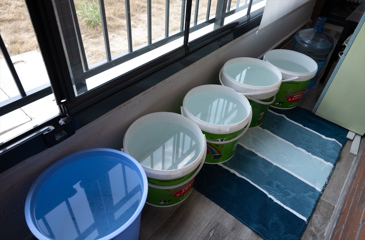 Sincan'a bağlı Saraycık Mahallesi'nde 5 gündür süregelen su kesintisi mahalle sakinlerini mağdur...