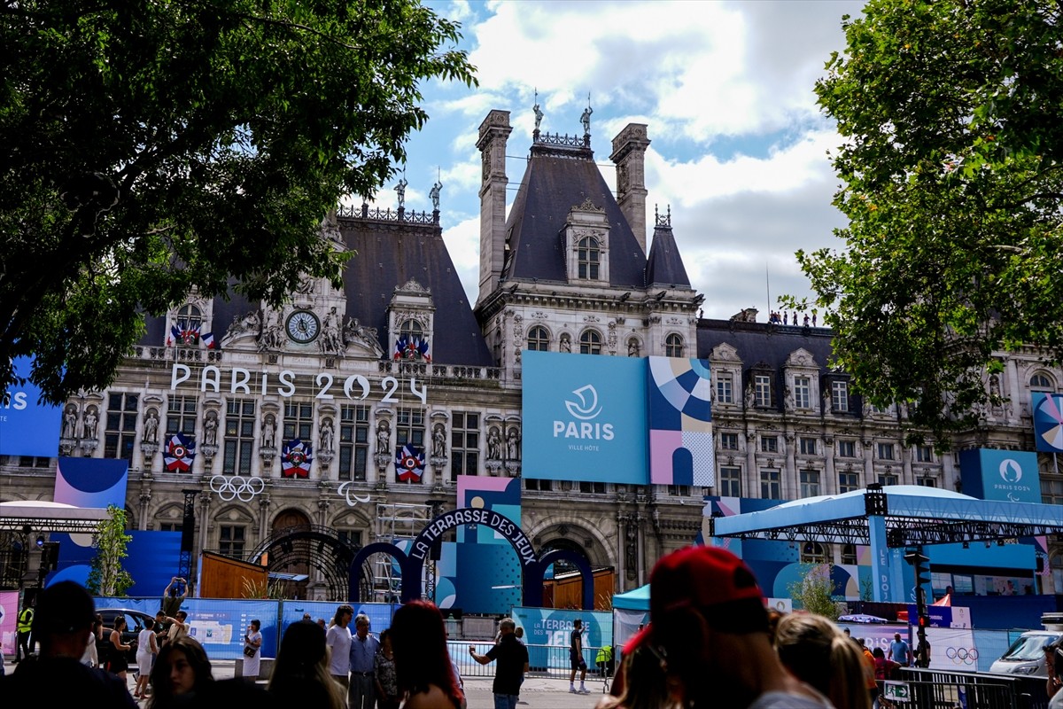 Tarihteki 33. olimpiyatlara ev sahipliği yapacak Fransa'nın başkenti Paris'te hazırlıklar son...