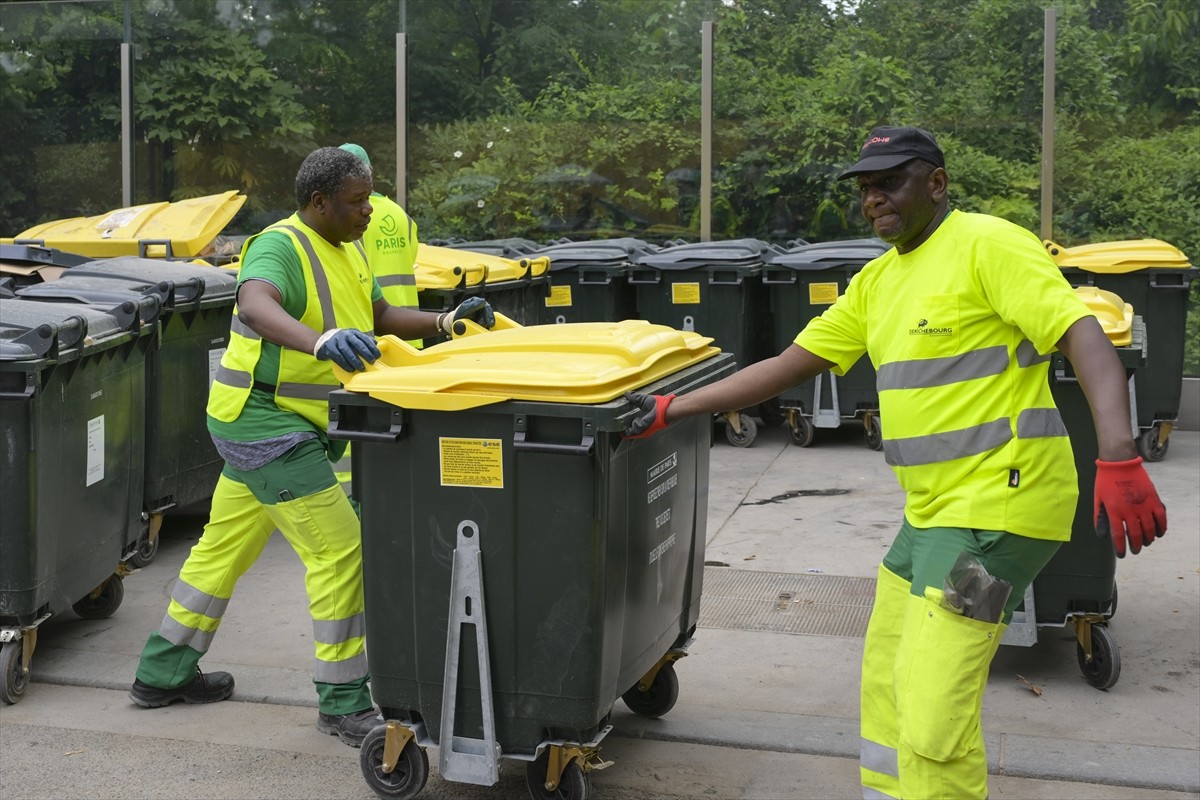 Tarihteki 33. olimpiyatlara ev sahipliği yapacak Fransa'nın başkenti Paris'te hazırlıklar son...