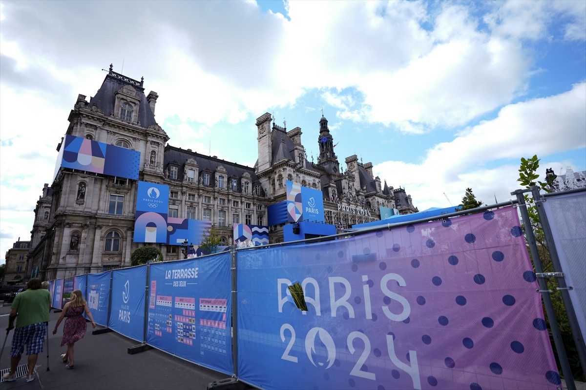 Tarihteki 33. olimpiyatlara ev sahipliği yapacak Fransa'nın başkenti Paris'te hazırlıklar son...