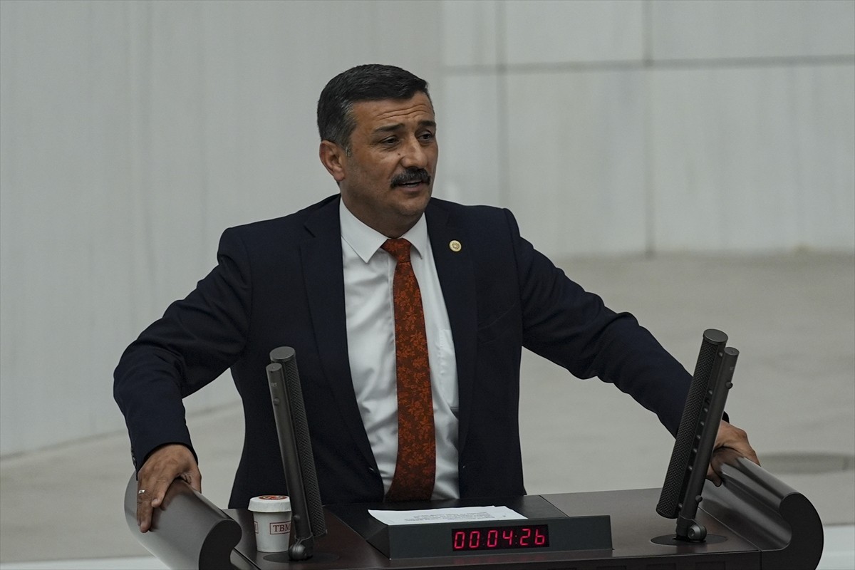 TBMM Genel Kurulu, Meclis Başkanvekili Bekir Bozdağ başkanlığında toplandı. TBMM Başkanvekili...