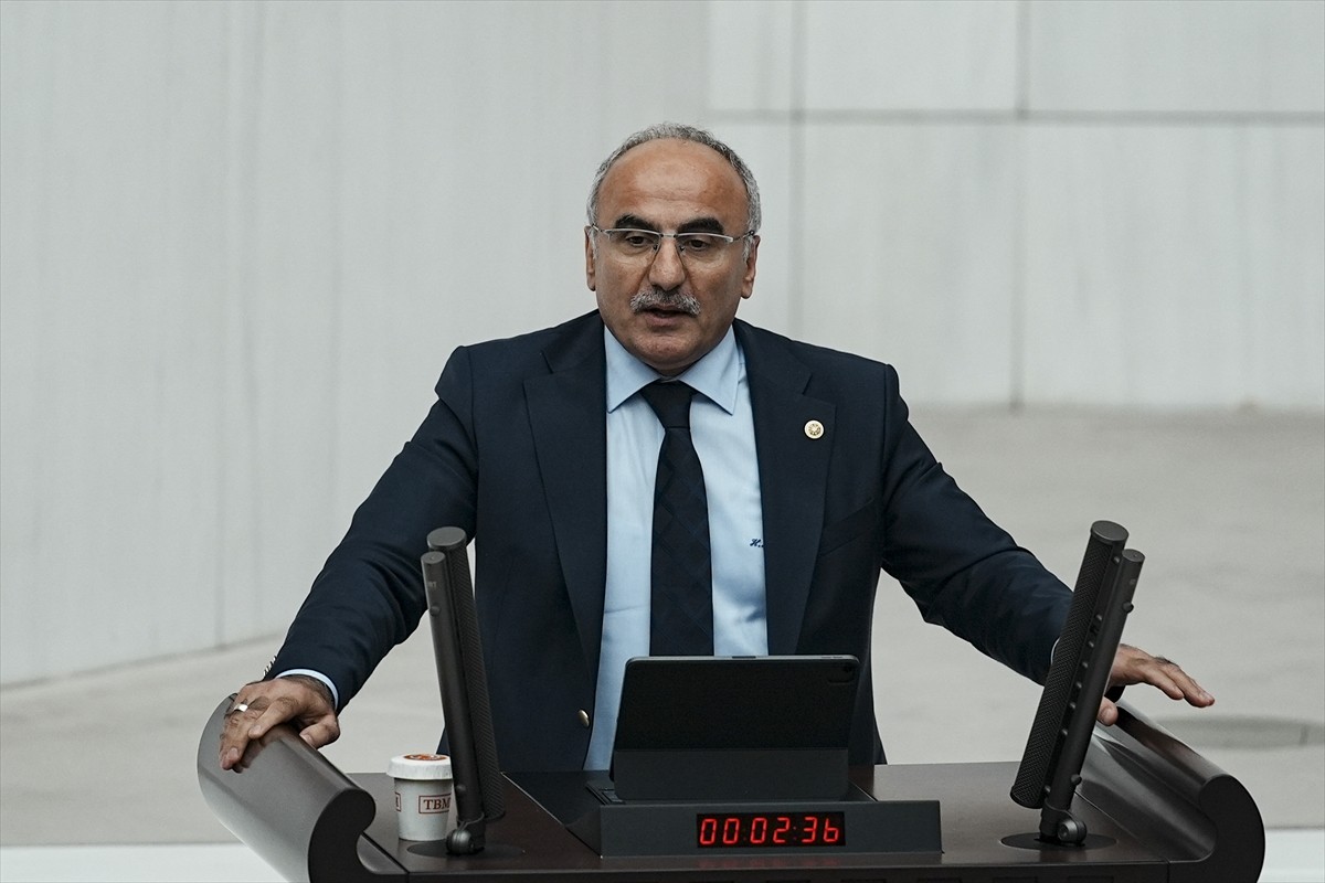 TBMM Genel Kurulu, Meclis Başkanvekili Bekir Bozdağ başkanlığında toplandı. TBMM Başkanvekili...