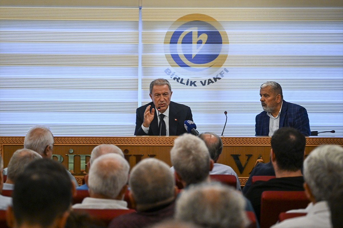 TBMM Milli Savunma Komisyonu Başkanı ve AK Parti Kayseri Milletvekili Hulusi Akar,  Birlik...