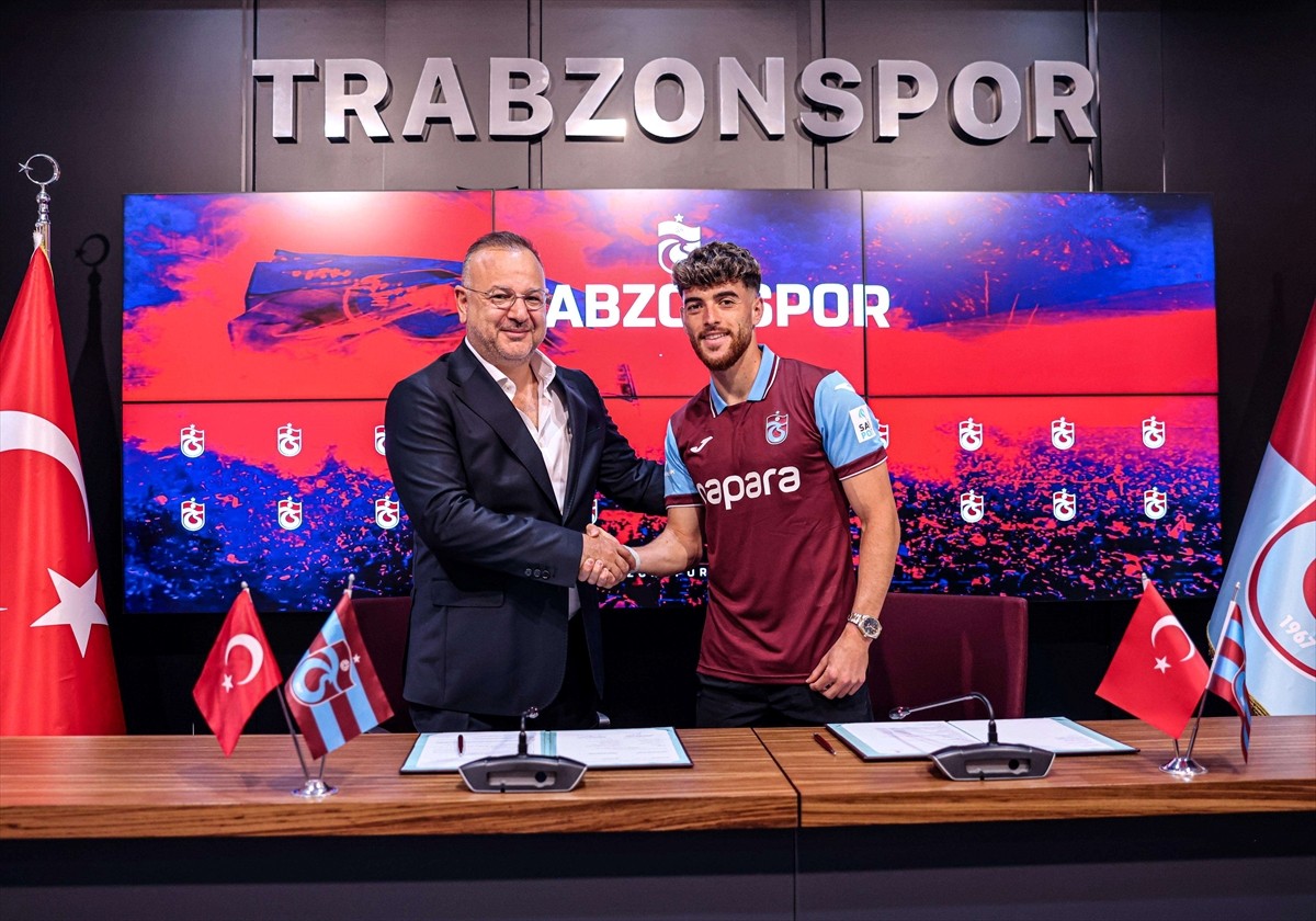 Trabzonspor Kulübü, 23 yaşındaki Portekizli oyuncu Pedro Jorge Gonçalves Malheiro ile sözleşme...