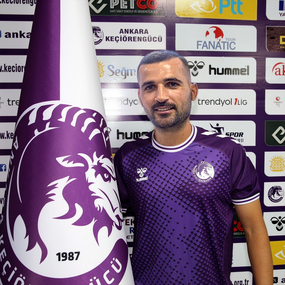 Trendyol 1. Lig ekiplerinden Ankara Keçiörengücü, Steven Caulker (fotoğrafta) ve Eduart Rroca'yı...