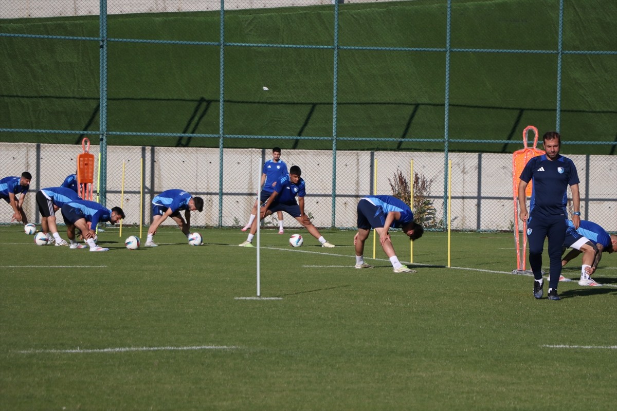 Trendyol 1. Lig ekiplerinden Erzurumspor FK, ikinci etap hazırlıklarını Erzurum'da sürdürüyor....