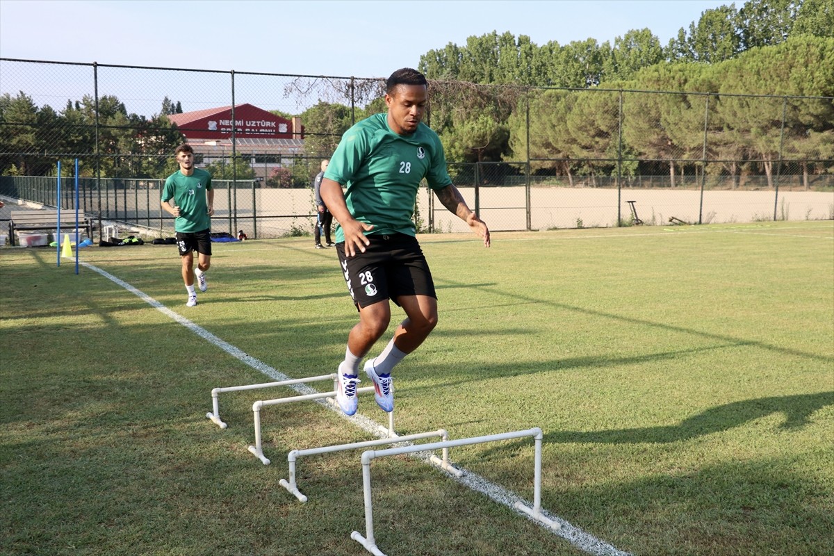 Trendyol 1. Lig ekiplerinden Sakaryaspor'da 2024-2025 sezonu hazırlıklarının üçüncü etabı başladı....