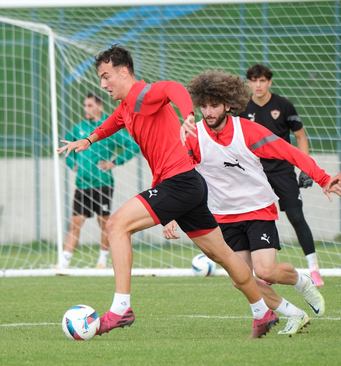 Trendyol Süper Lig ekiplerinden Atakaş Hatayspor, yeni sezon hazırlıklarına Erzurum'da devam...