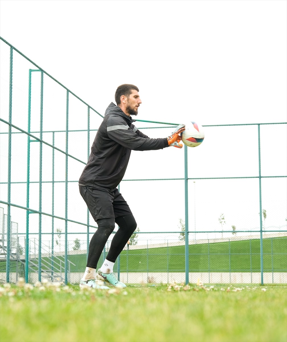 Trendyol Süper Lig ekiplerinden Atakaş Hatayspor, yeni sezon hazırlıklarına Erzurum'da devam...