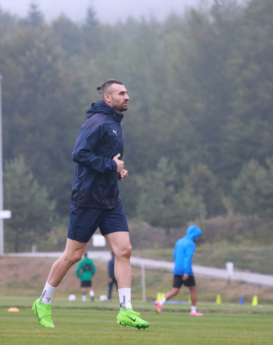 Trendyol Süper Lig ekiplerinden Corendon Alanyaspor, yeni sezon hazırlıklarını Topuk Yaylası'nda...