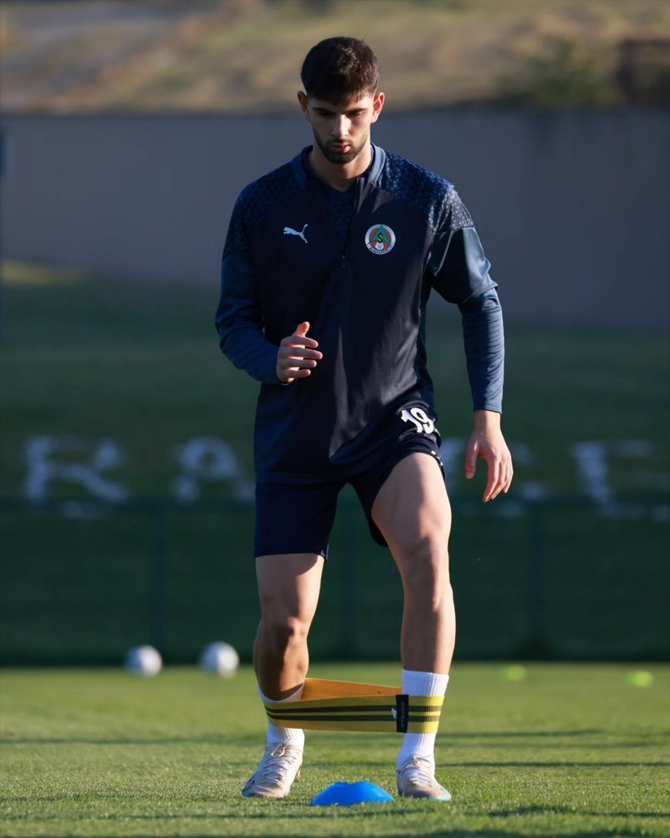 Trendyol Süper Lig ekiplerinden Corendon Alanyaspor, yeni sezon hazırlıklarının 2. etabı için...