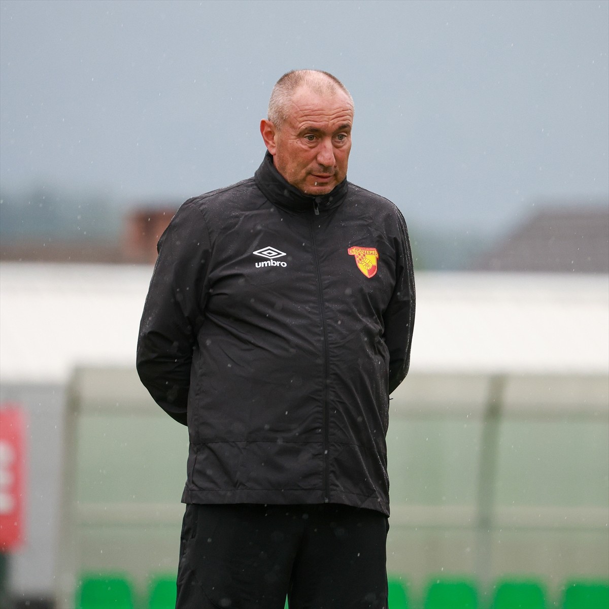 Trendyol Süper Lig ekiplerinden Göztepe, Slovenya kampını teknik direktör Stanimir Stoilov...