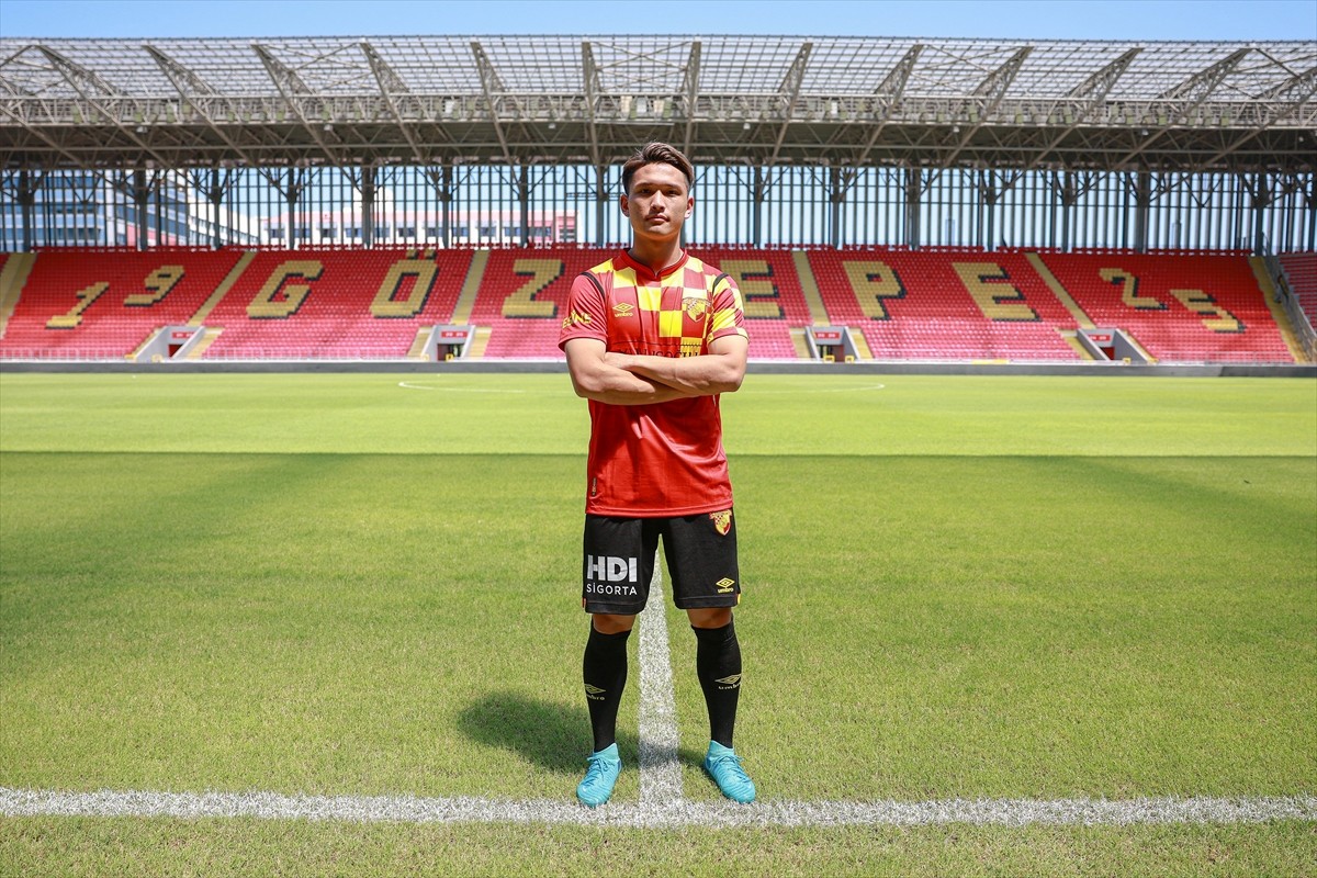 Trendyol Süper Lig ekiplerinden Göztepe, son olarak Japonya'nın FC Tokyo ekibinde forma giyen ve...