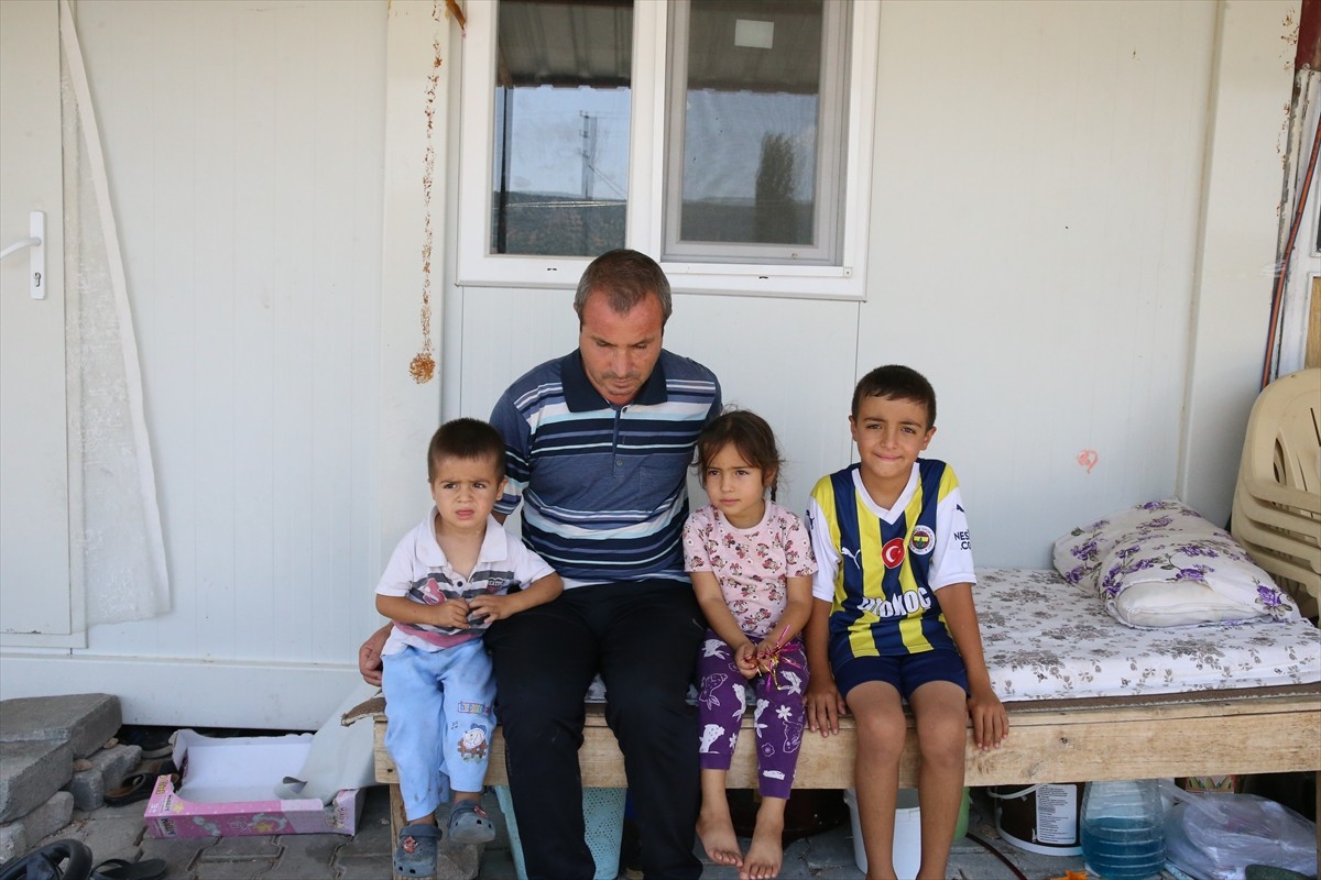 Türk Kızılay, 6 Şubat 2023'teki Kahramanmaraş merkezli depremlerin ardından kurulan konteyner...