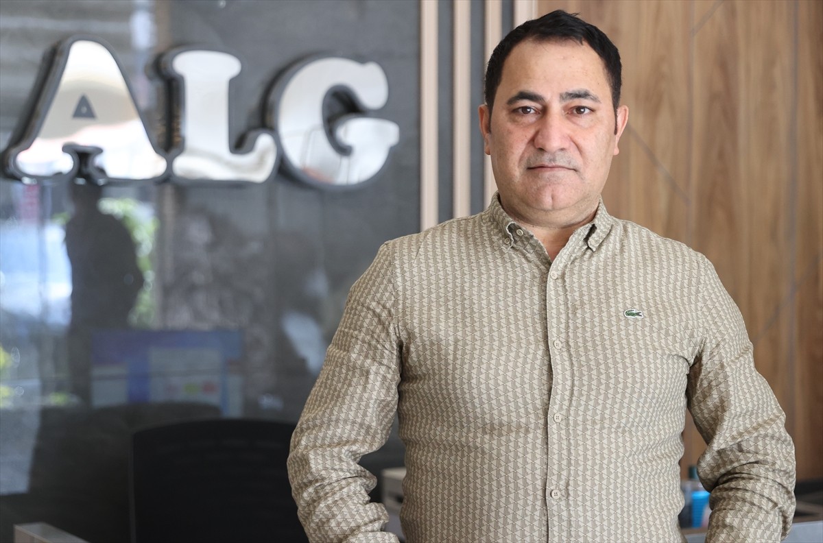 Turkcell Kadın Futbol Süper Ligi 2021-2022 sezonu şampiyonu ALG Spor'un kulüp başkanı Ali Gözcü...