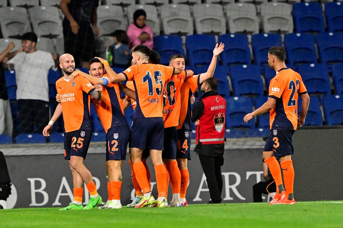 UEFA Avrupa Konferans Ligi 2. eleme turunda RAMS Başakşehir ile San Marino ekibi La Fiorita...