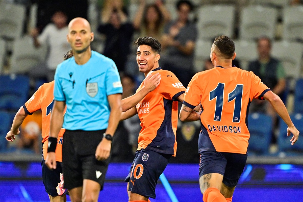 UEFA Avrupa Konferans Ligi 2. eleme turunda RAMS Başakşehir ile San Marino ekibi La Fiorita...