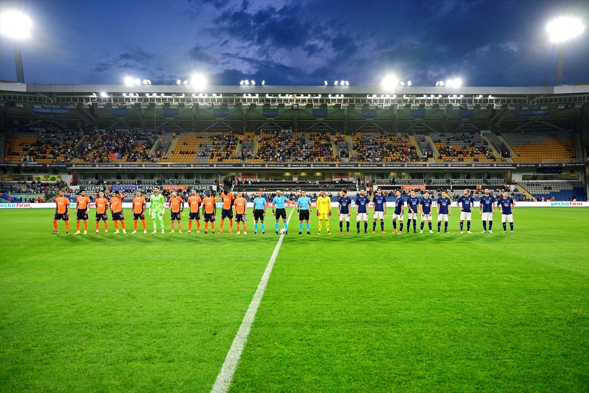 UEFA Avrupa Konferans Ligi 2. eleme turunda RAMS Başakşehir ile San Marino ekibi La Fiorita...