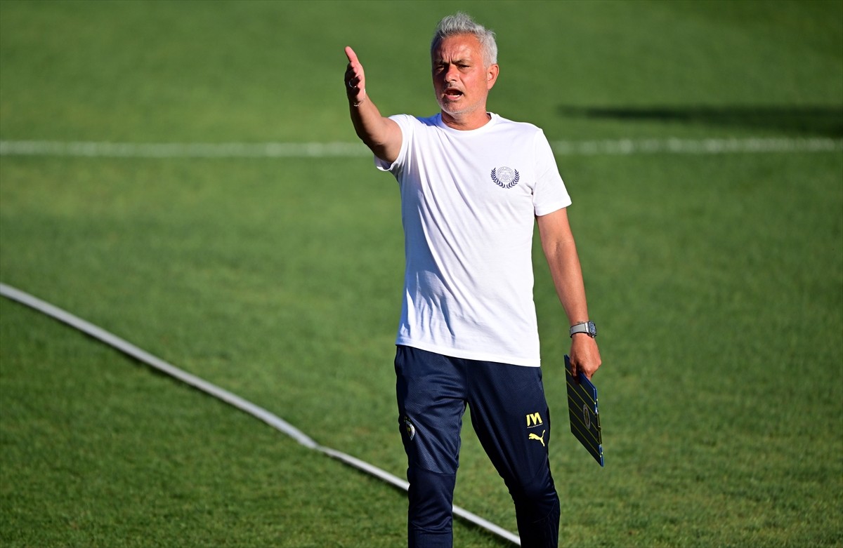 UEFA Şampiyonlar Ligi 2. eleme turu rövanşında yarın İsviçre'nin Lugano ekibini konuk edecek...