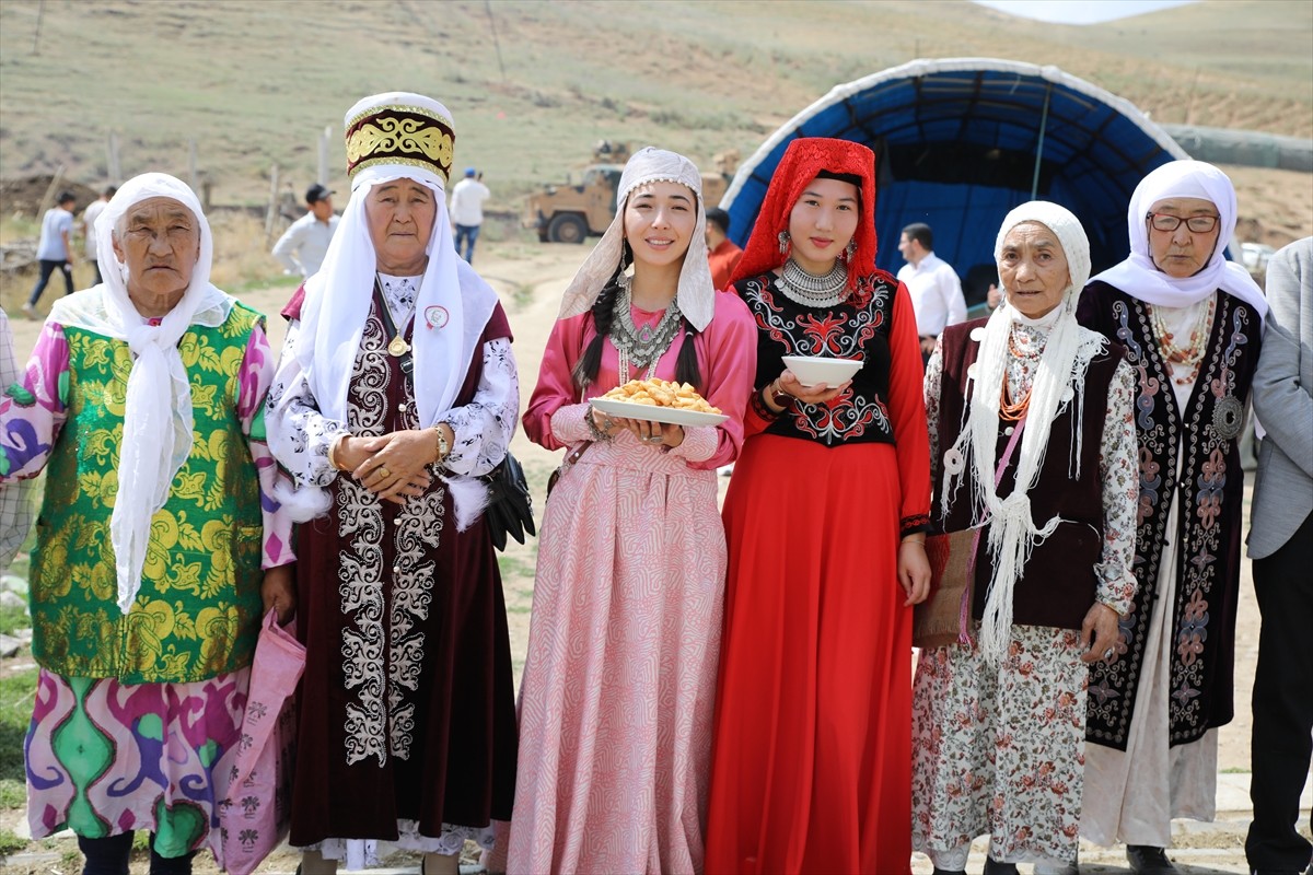 Van'ın Erciş ilçesinde yaşayan Kırgızlar, son hanları Rahmankul Han'ı doğumunun 110. yılında...