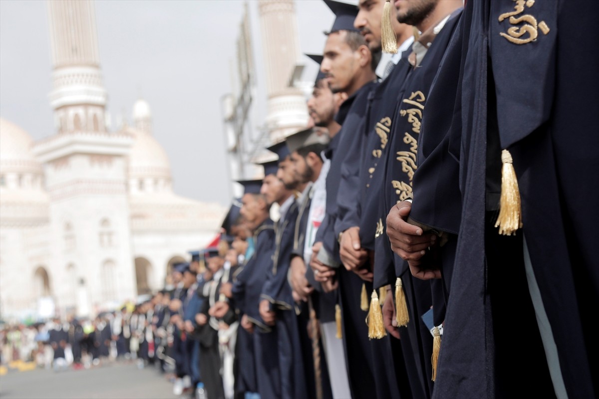 Yemen'de yüz binlerce kişinin katılımıyla İsrail’in işgal ve saldırılarına maruz kalan Gazze...