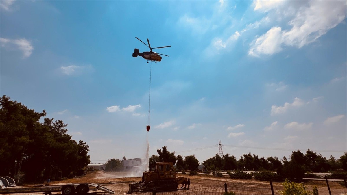 Adana'da, orman yangılarıyla havadan ve karadan etkin bir şekilde mücadele ediliyor. Adana Orman...