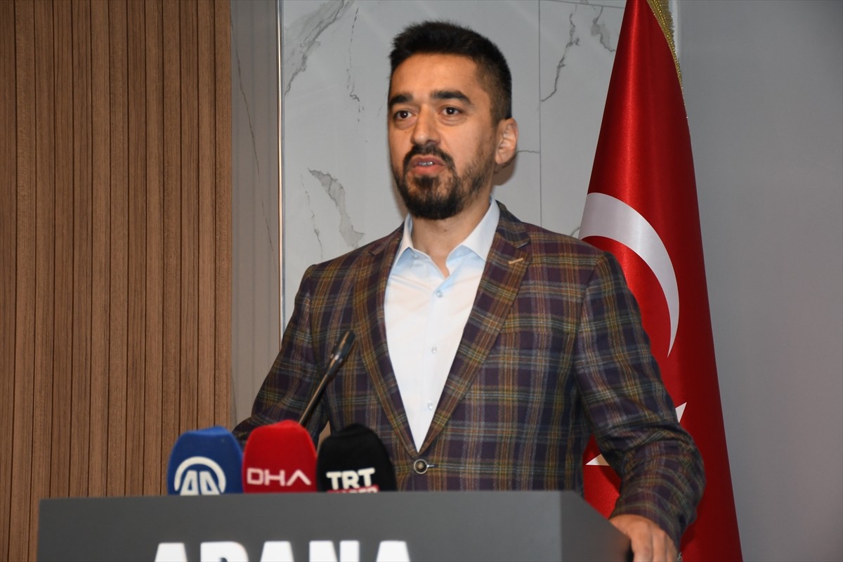 Adana'da, orman yangılarıyla havadan ve karadan etkin bir şekilde mücadele ediliyor. Adana Orman...