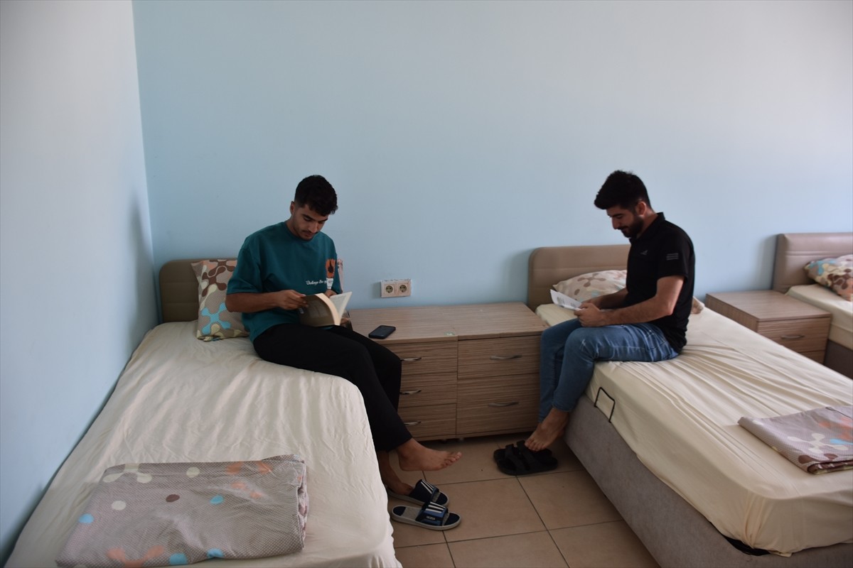 Adıyaman'da 6 Şubat 2023’deki Kahramanmaraş merkezli depremlerde afetzedelere ev sahipliği yapan...