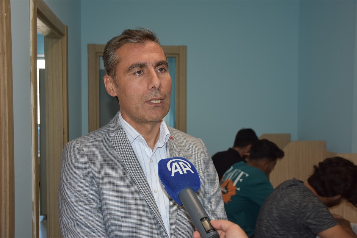 Adıyaman'da 6 Şubat 2023’deki Kahramanmaraş merkezli depremlerde afetzedelere ev sahipliği yapan...