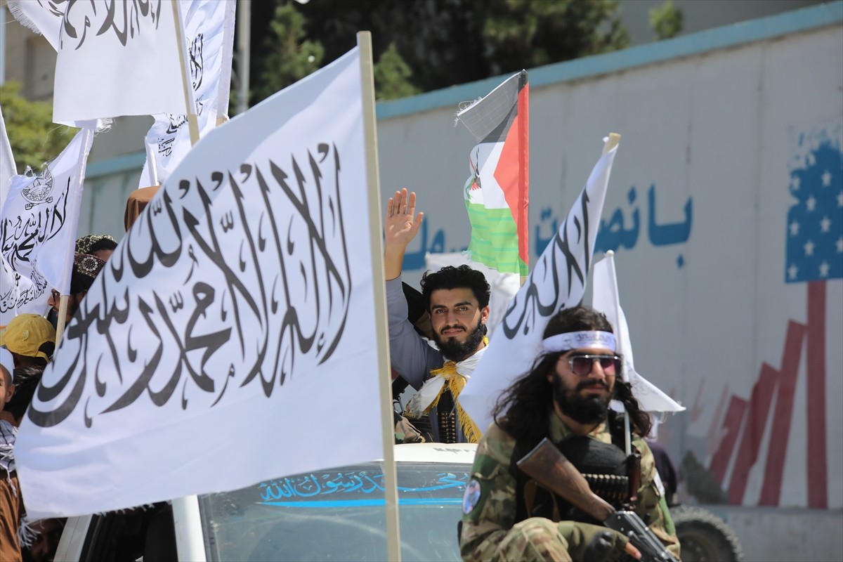 Afganistan yönetimi, bir zamanlar ABD'nin askeri üs olarak kullandığı Begram Hava Üssü'nde...