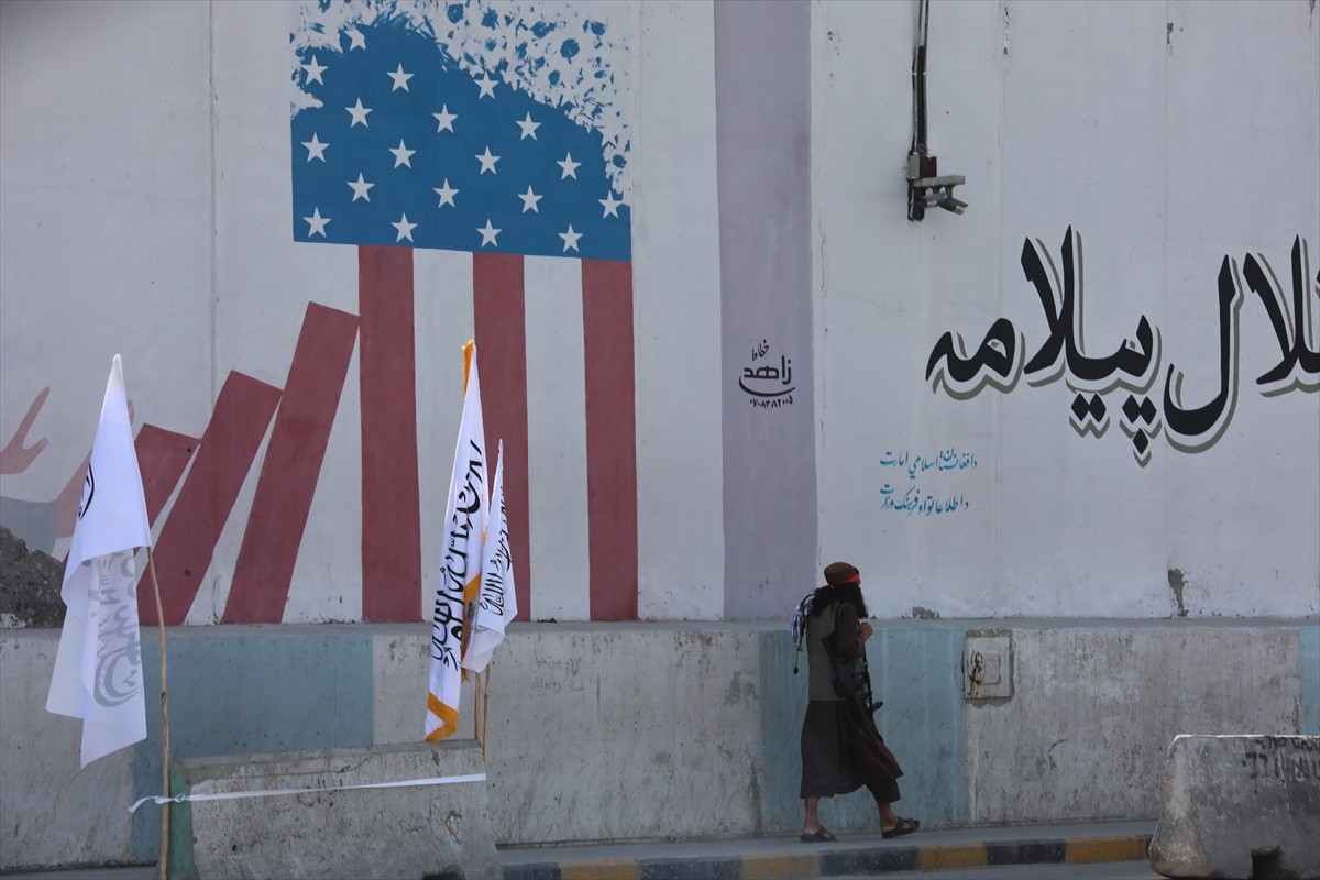 Afganistan yönetimi, bir zamanlar ABD'nin askeri üs olarak kullandığı Begram Hava Üssü'nde...