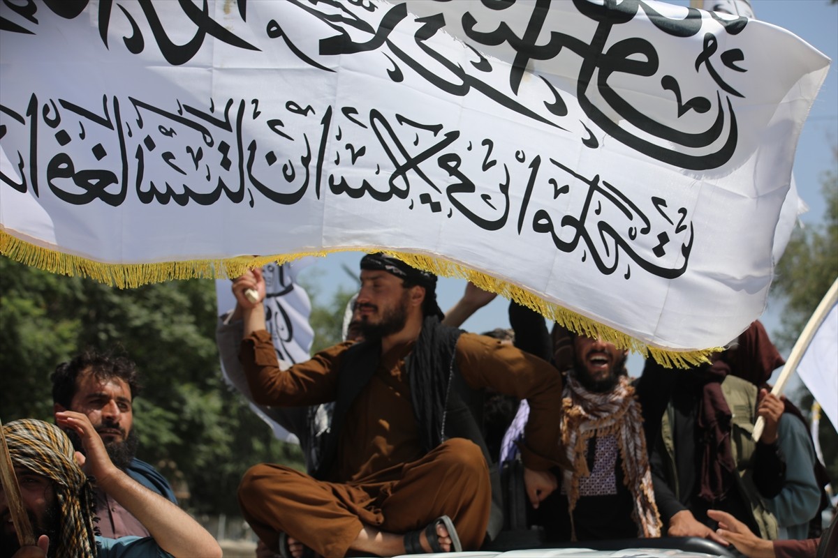 Afganistan yönetimi, bir zamanlar ABD'nin askeri üs olarak kullandığı Begram Hava Üssü'nde...