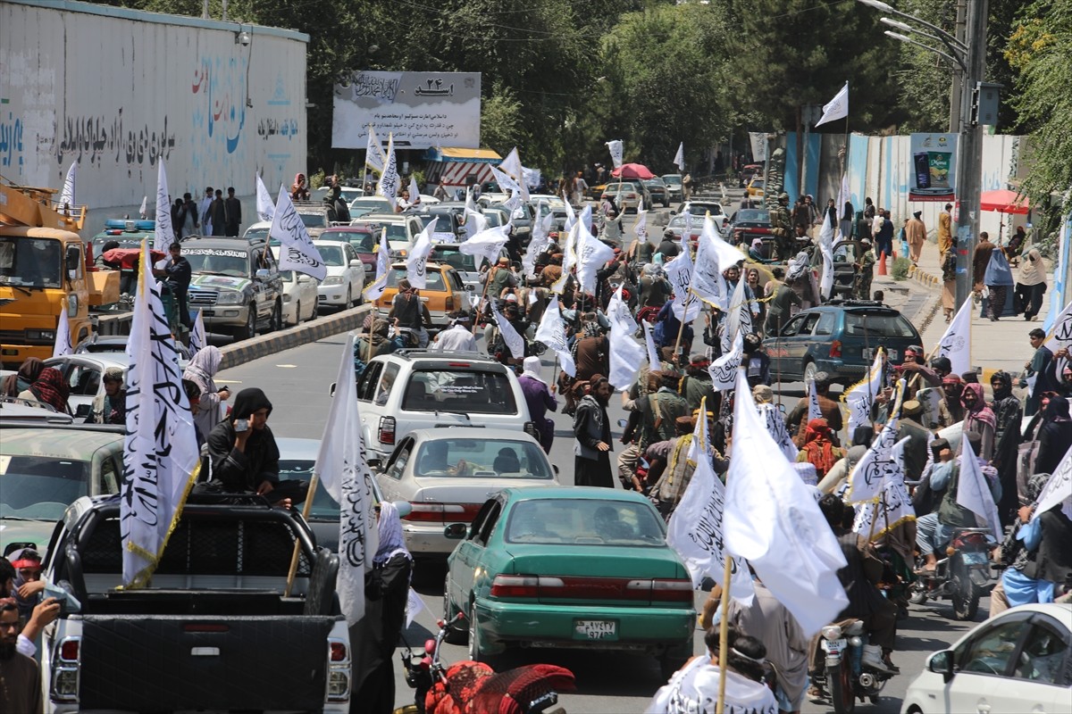 Afganistan yönetimi, bir zamanlar ABD'nin askeri üs olarak kullandığı Begram Hava Üssü'nde...
