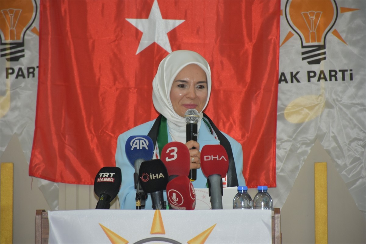 Aile ve Sosyal Hizmetler Bakanı Mahinur Özdemir Göktaş, Afyonkarahisar'da AK Parti İl...