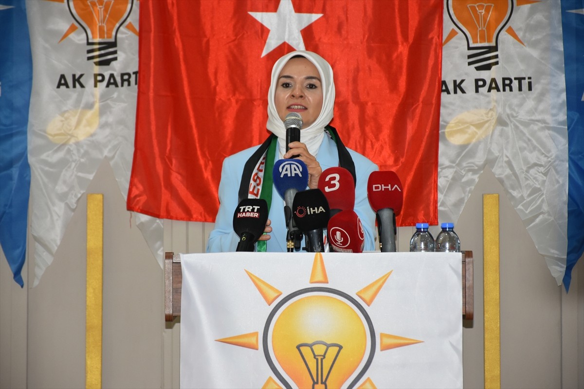 Aile ve Sosyal Hizmetler Bakanı Mahinur Özdemir Göktaş, Afyonkarahisar'da AK Parti İl...