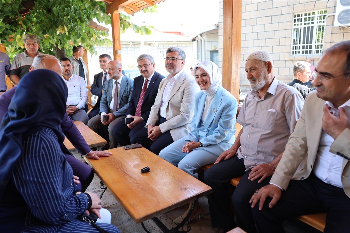 Aile ve Sosyal Hizmetler Bakanı Mahinur Özdemir Göktaş, Afyonkarahisar'da AK Parti İl...