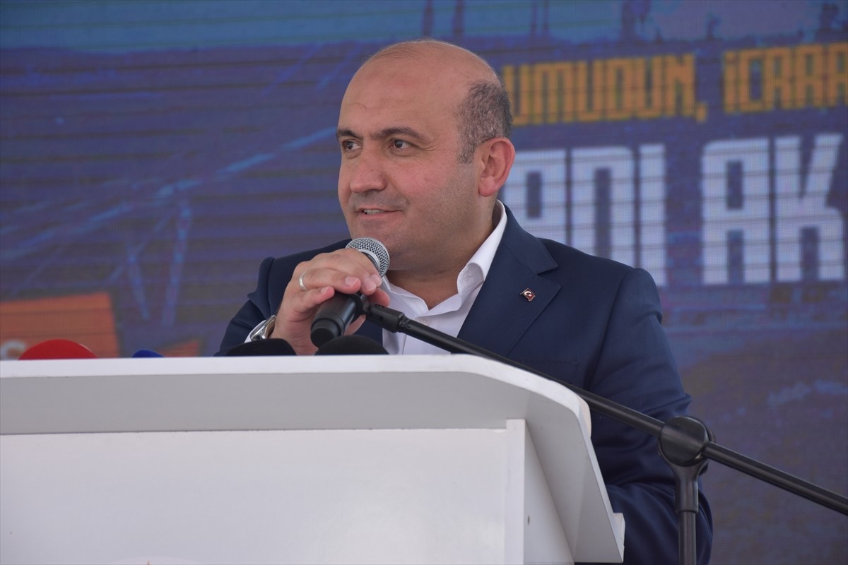 AK Parti Eskişehir İl Teşkilatınca, partinin 23'üncü kuruluş yıl dönümü nedeniyle Orman...