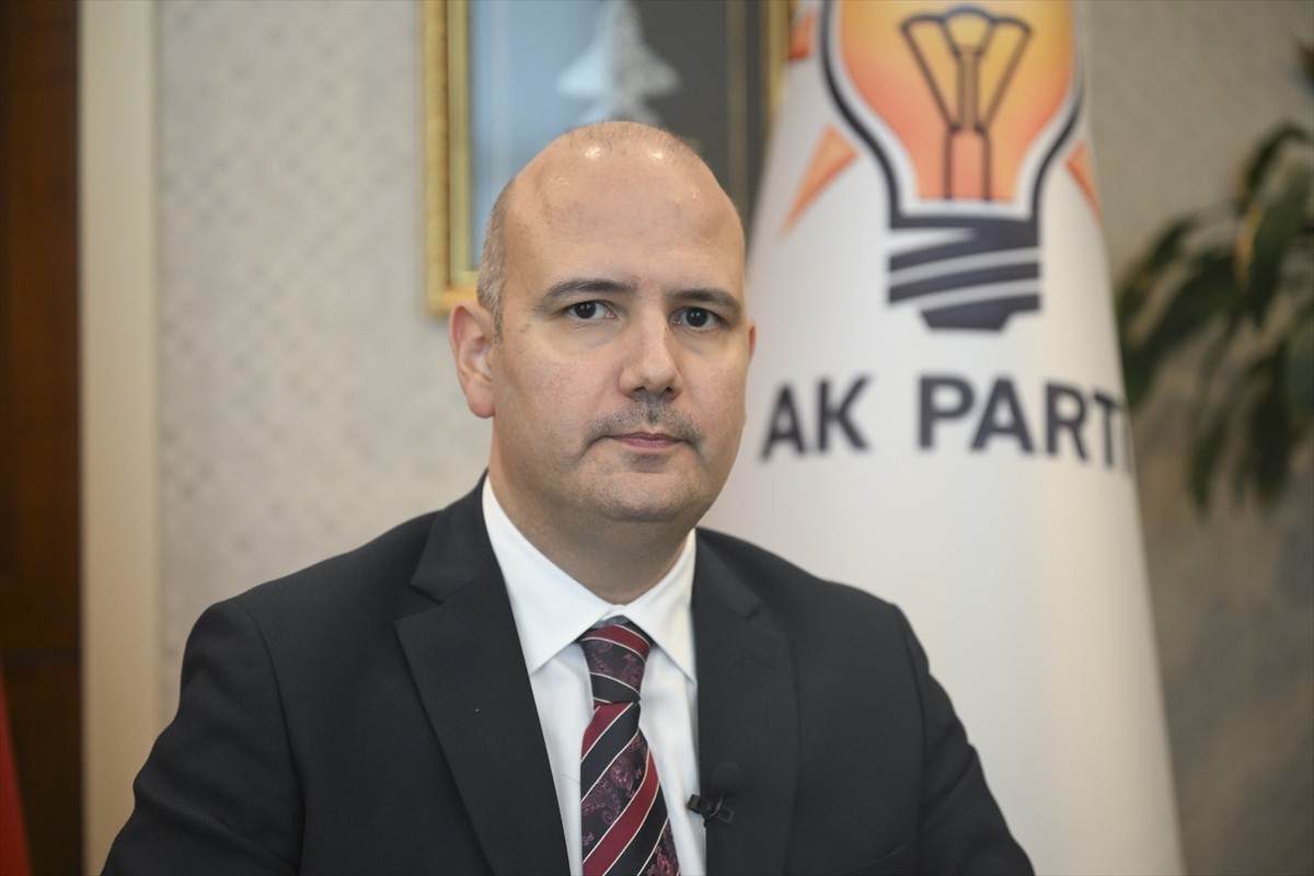 AK Parti Genel Başkan Yardımcısı Ömer İleri, AA muhabirine, oyun platformu Roblox ve sosyal medya...