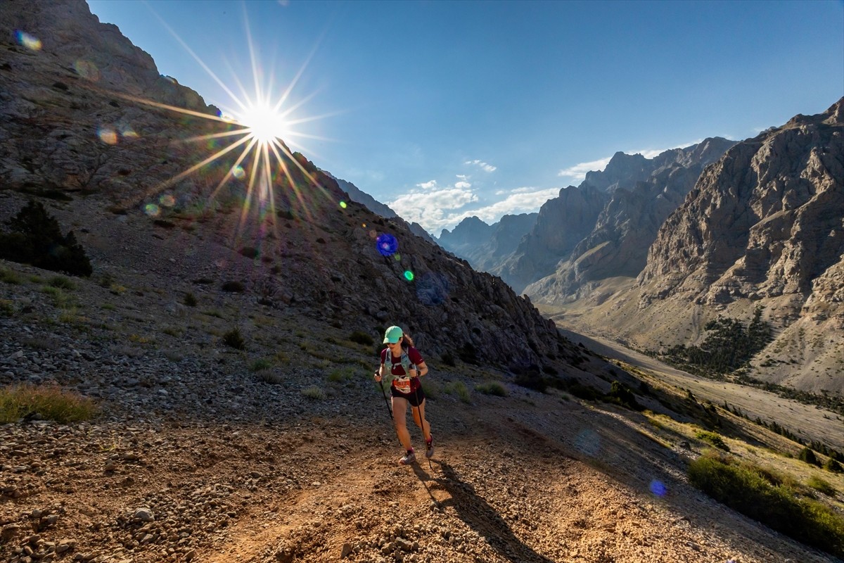 Aladağlar Sky Trail 2024 yarışı Niğde'de yapıldı. Niğde Valiliği, Niğde Belediyesi ve Ahiler...