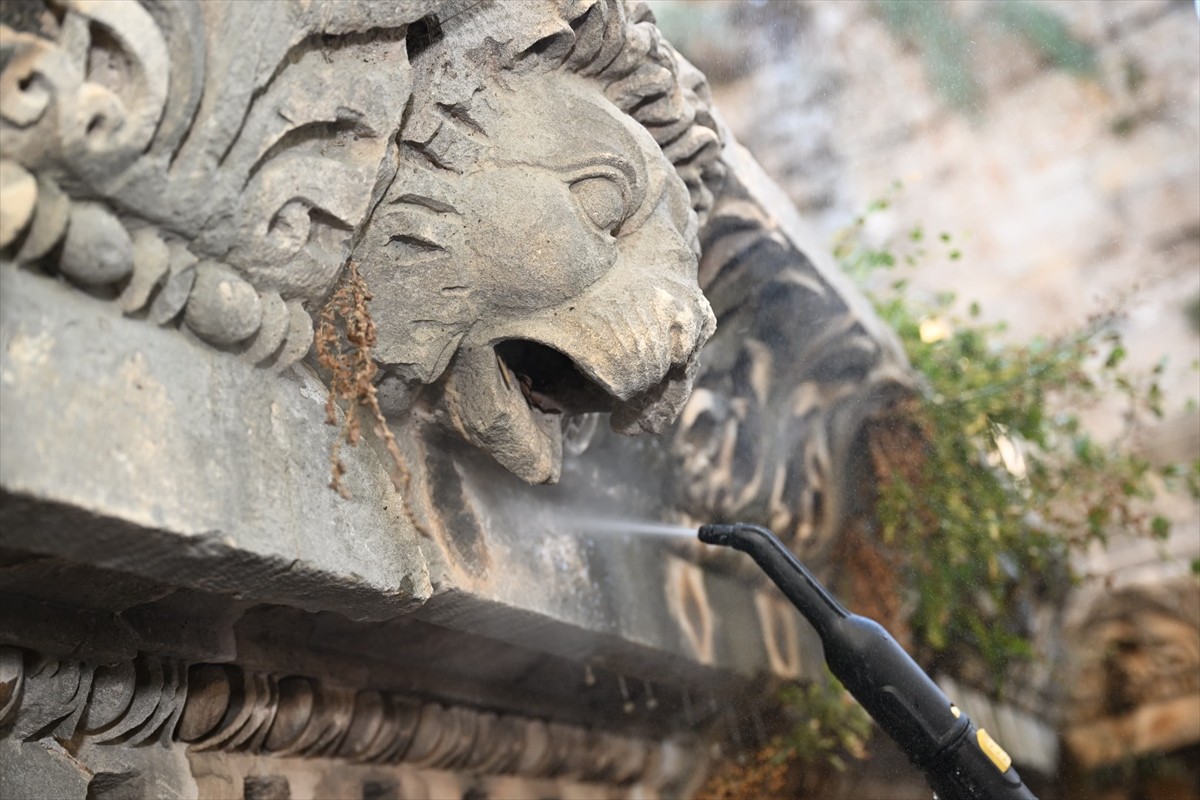 Antalya'nın tarihi Kaleiçi bölgesinin Dünya Kültürel ve Doğal Mirası Geçici Listesine eklenmesi...