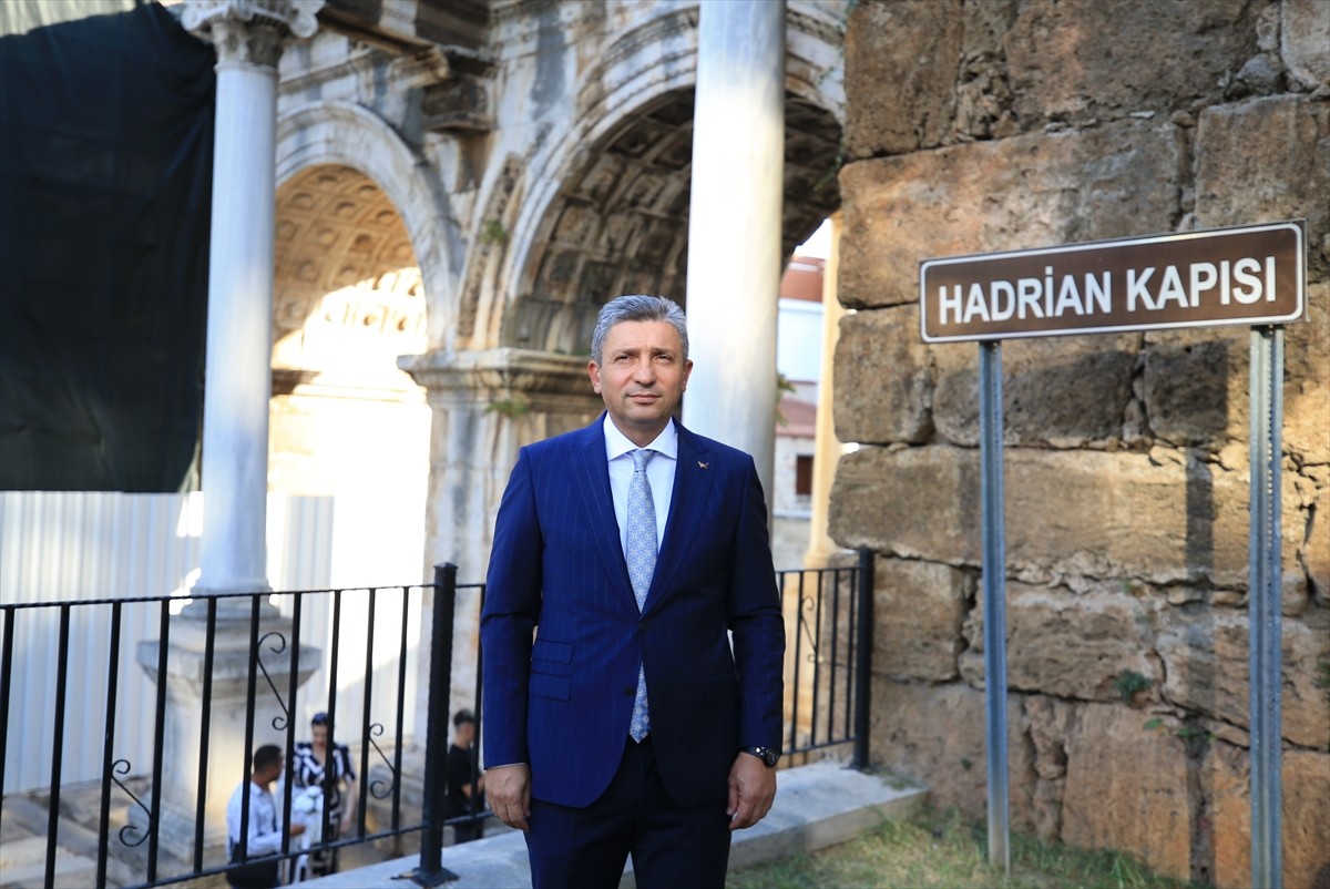 Antalya'nın tarihi Kaleiçi bölgesinin Dünya Kültürel ve Doğal Mirası Geçici Listesine eklenmesi...