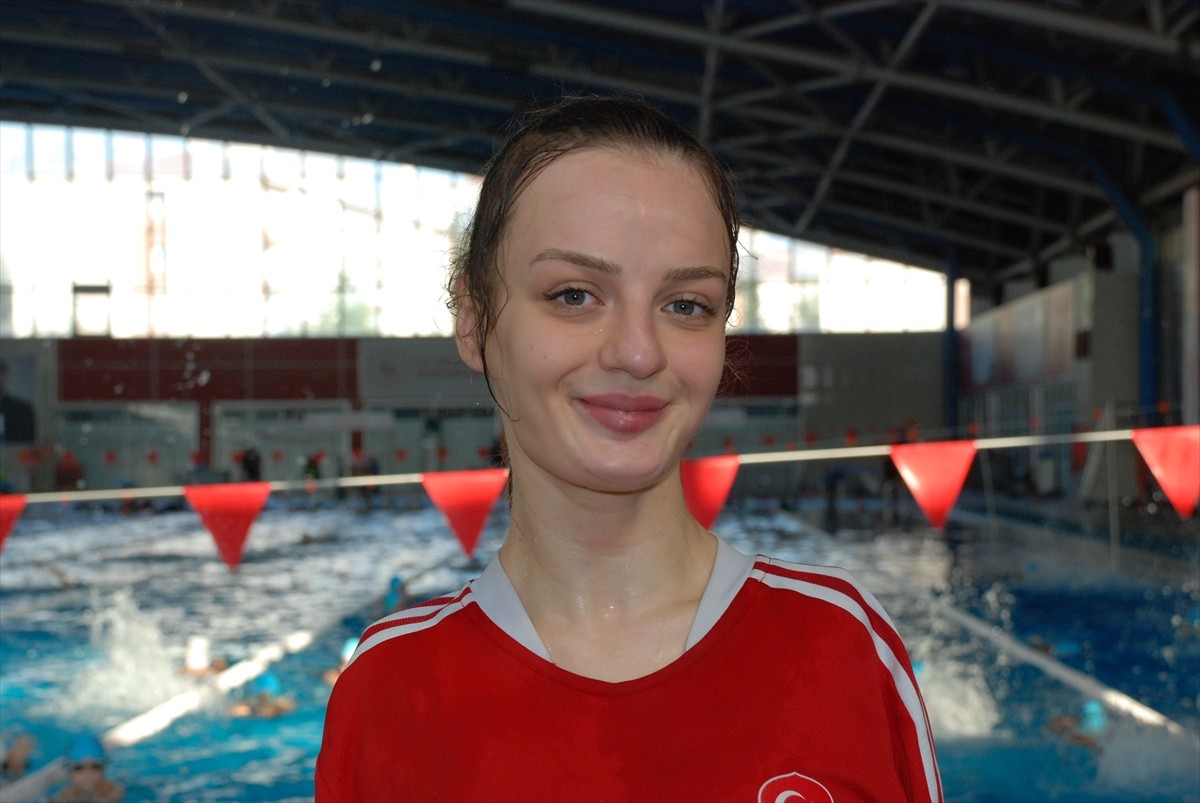 Avrupa ve dünya şampiyonu milli para yüzücü Sümeyye Boyacı, 28 Ağustos'ta başlayacak Paris 2024...