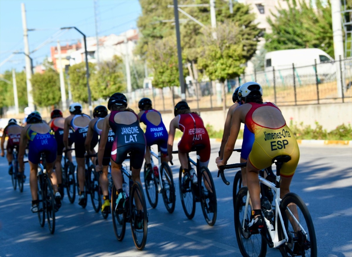 Balıkesir Büyükşehir Belediyesi ve Türkiye Triatlon Federasyonunun işbirliğiyle organize edilen...