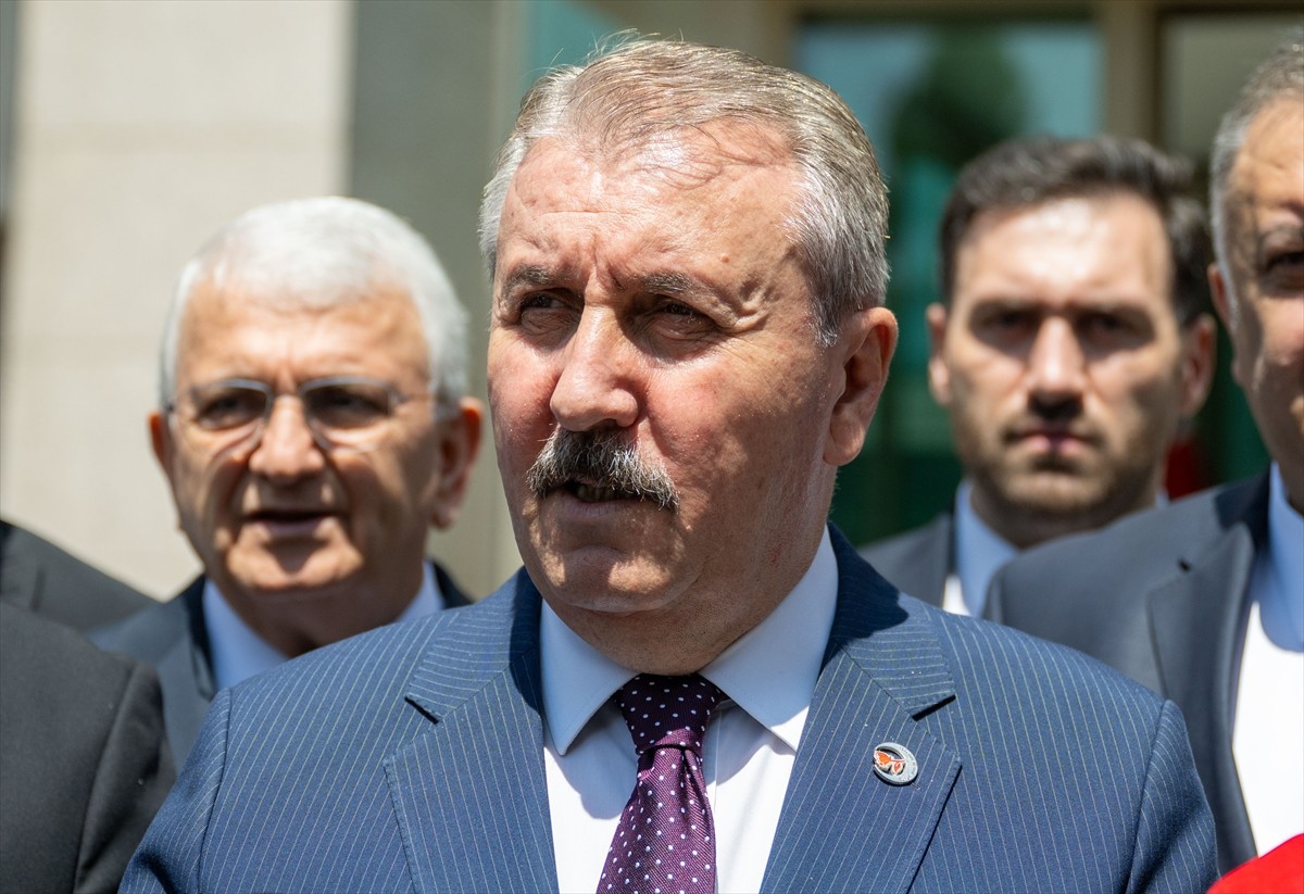 BBP Genel Başkanı Mustafa Destici, partilerini ziyaret eden DEVA Partisi Genel Başkanı Ali Babacan...