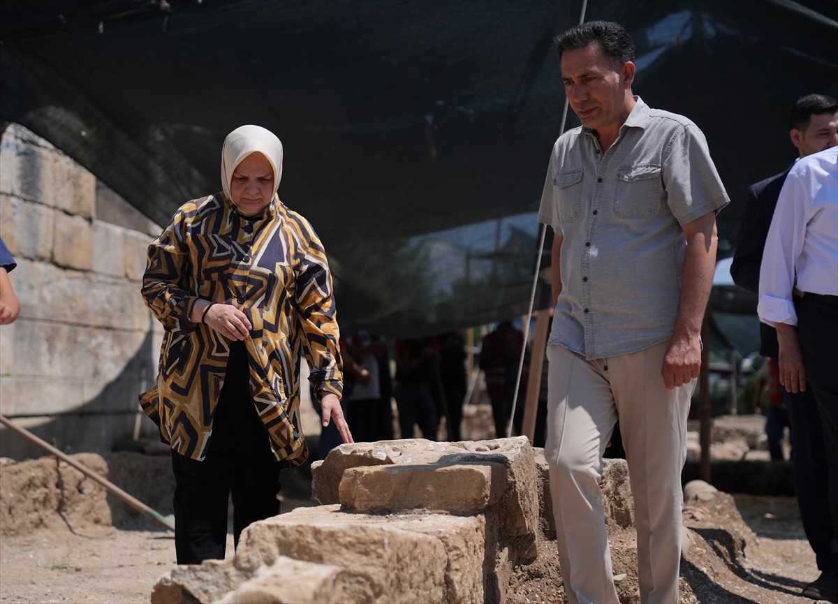 Bu yıl 3'üncüsü düzenlenen "Dünya Düzce Günleri", Prusias ad Hypium Antik Kenti ziyaretiyle...