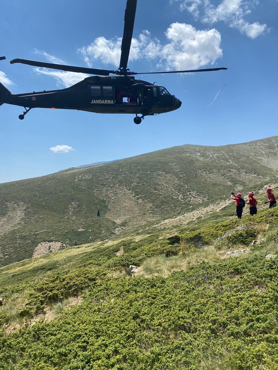 Bursa'nın İnegöl ilçesinde, off-road aracının uçuruma yuvarlanması sonucu yaralanan 2 kişi...