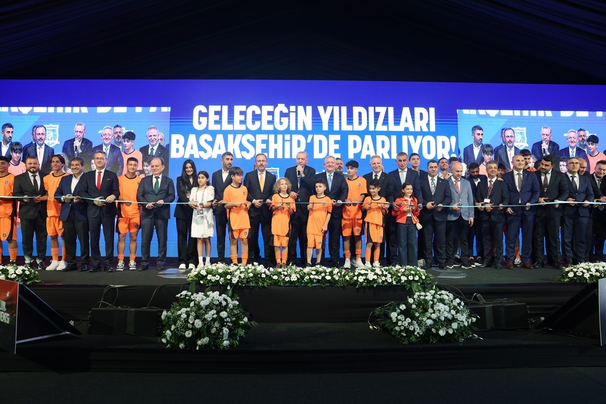 Cumhurbaşkanı Recep Tayyip Erdoğan, "Geleceğin Yıldızları Başakşehir’de Parlıyor" mottosuyla inşa...