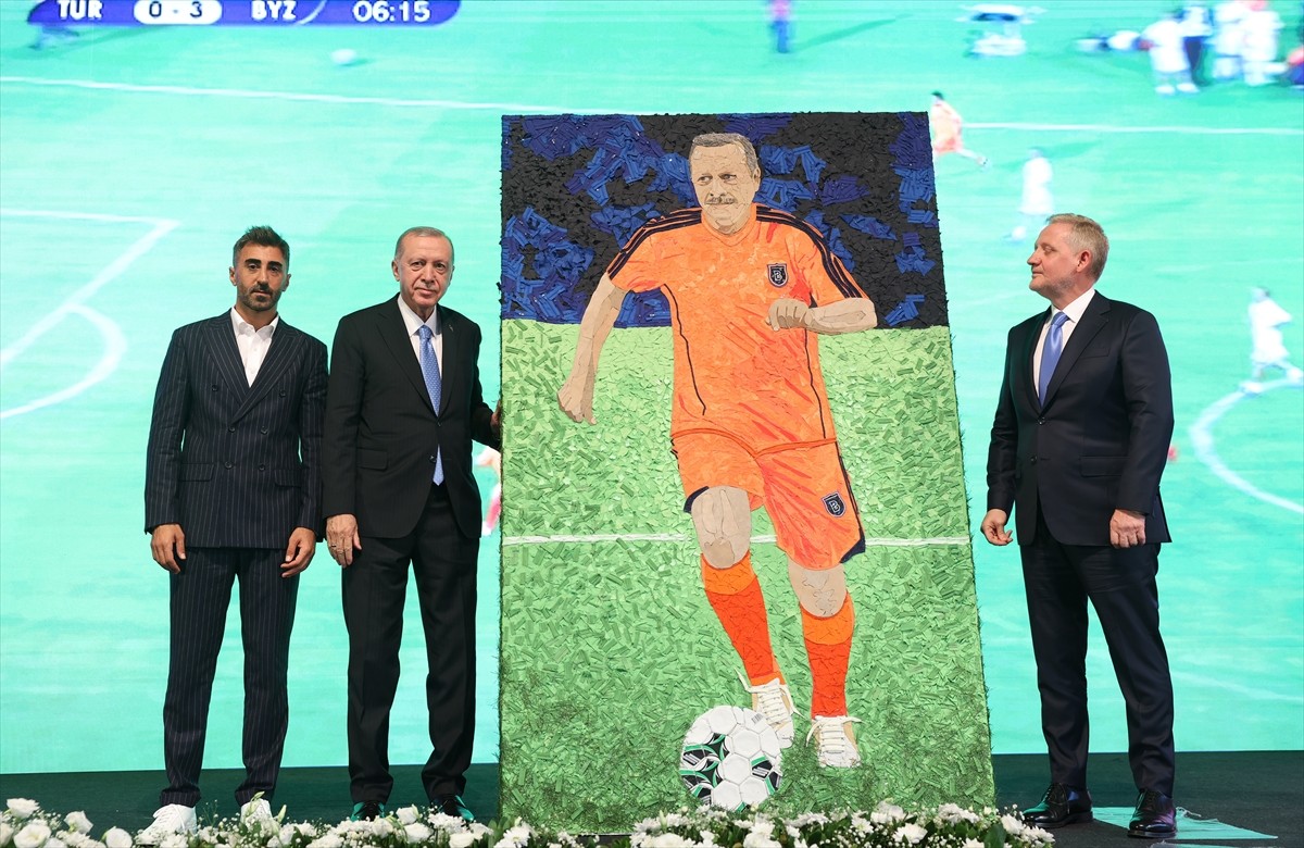 Cumhurbaşkanı Recep Tayyip Erdoğan, "Geleceğin Yıldızları Başakşehir’de Parlıyor" mottosuyla inşa...